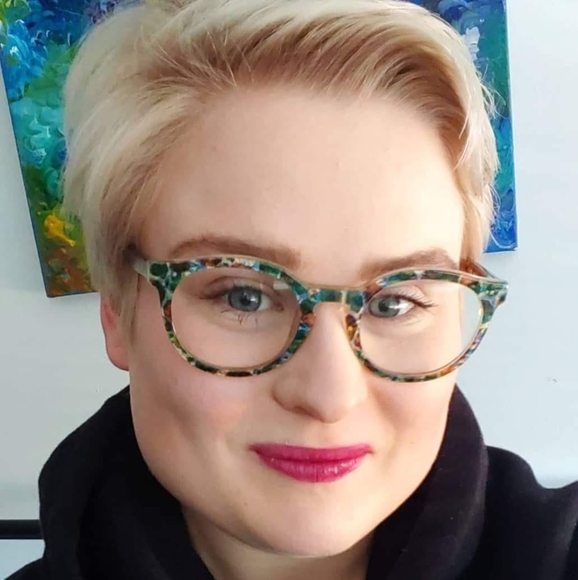 Meet your Posher, Sara - Picture 1 of 1